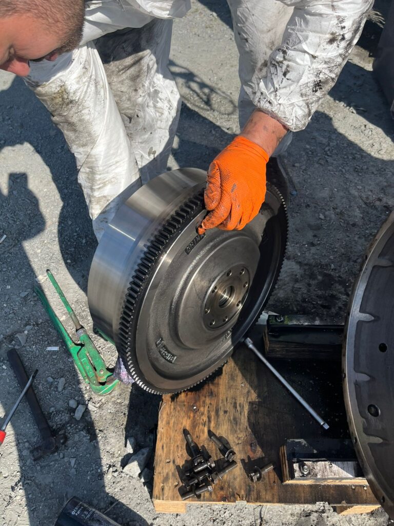 ZRT400V452 Arazi Tipi Vinç Bakım Ve Onarım